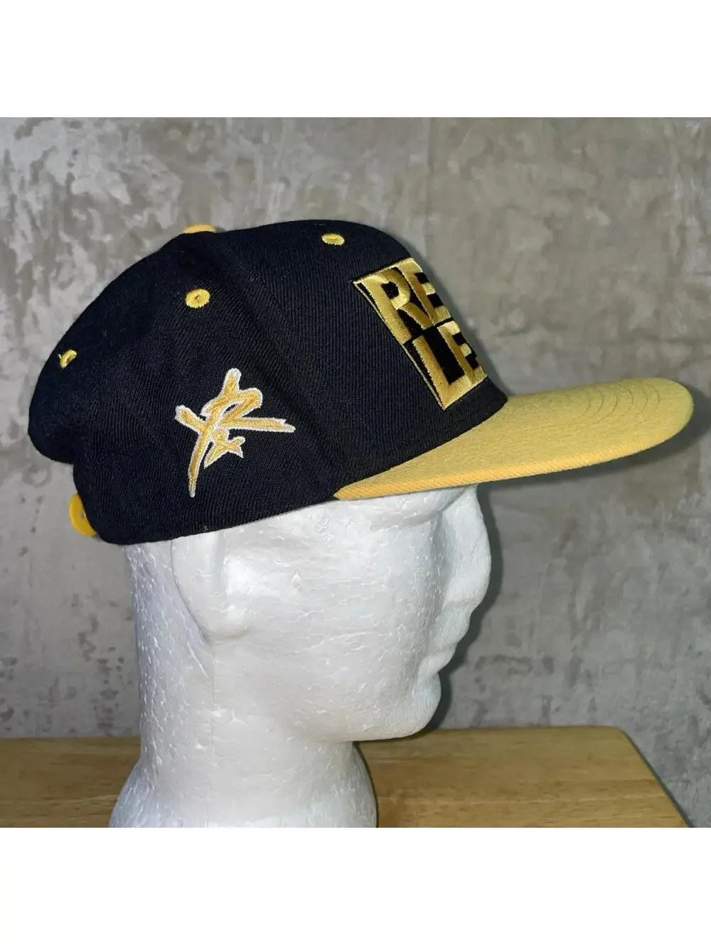 Young & Reckless Y&R LA Mens Black Yellow Snapback Baseball Hat Cap OSFM